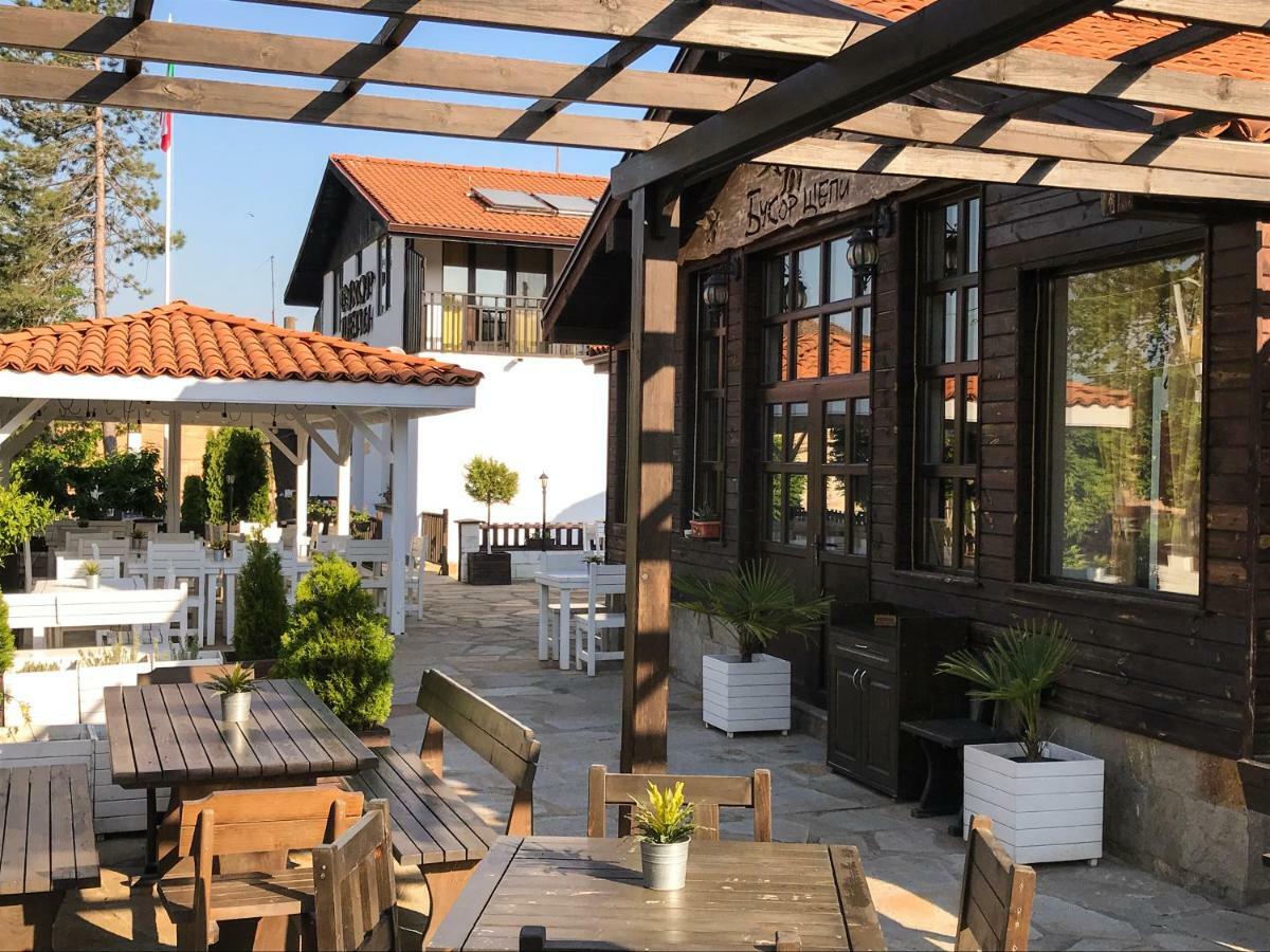 Guest House Bukor Shtepi Mandrica Exterior photo